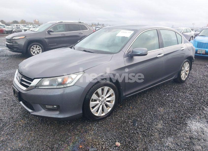 Photo 2 of 2015 Honda Accord EX-L (VIN 1HGCR2F81FA087522)
