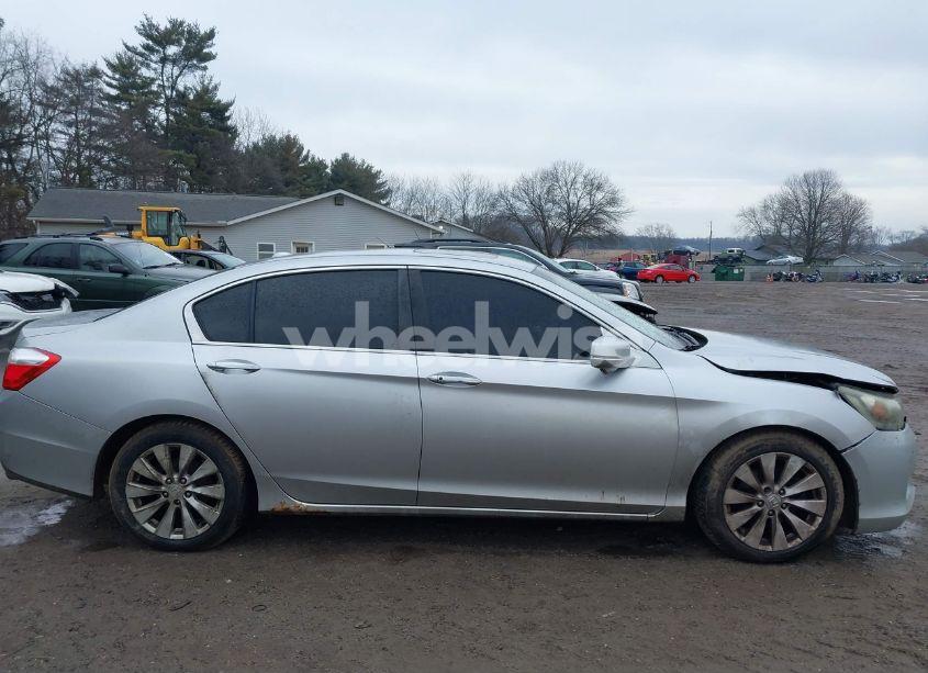 Photo 13 of 2015 Honda Accord EX-L (VIN 1HGCR2F81FA154961)
