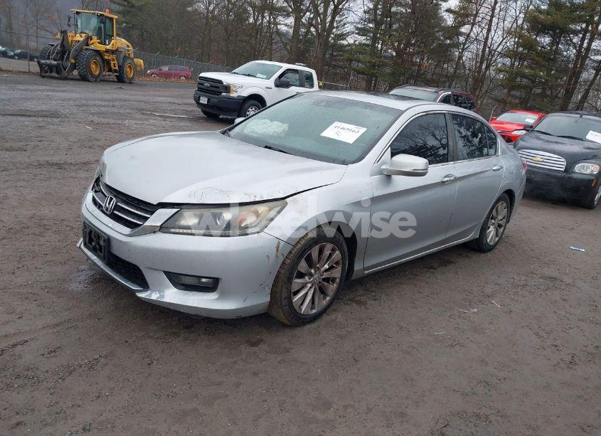 Photo 2 of 2015 Honda Accord EX-L (VIN 1HGCR2F81FA154961)