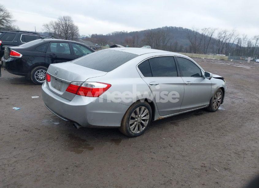 Photo 4 of 2015 Honda Accord EX-L (VIN 1HGCR2F81FA154961)