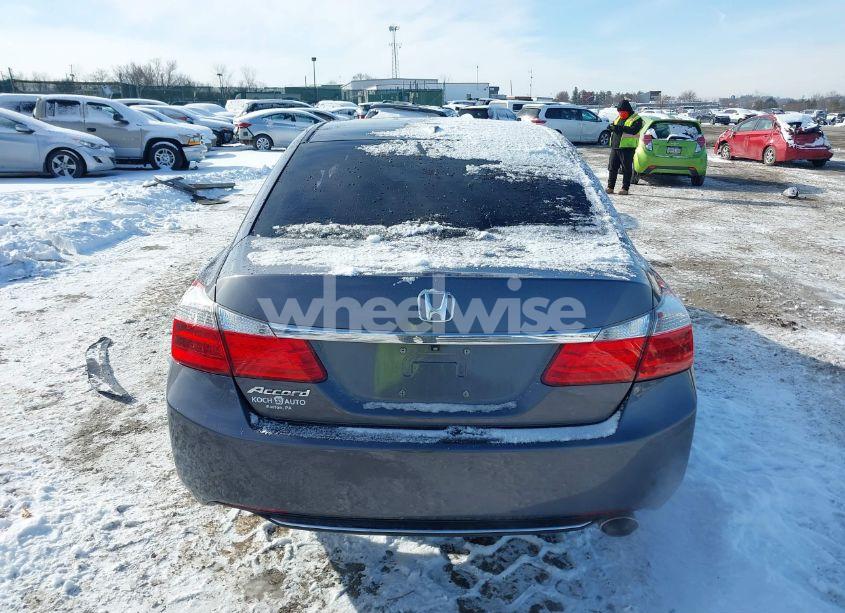 Photo 16 of 2015 Honda Accord EX-L (VIN 1HGCR2F81FA170397)
