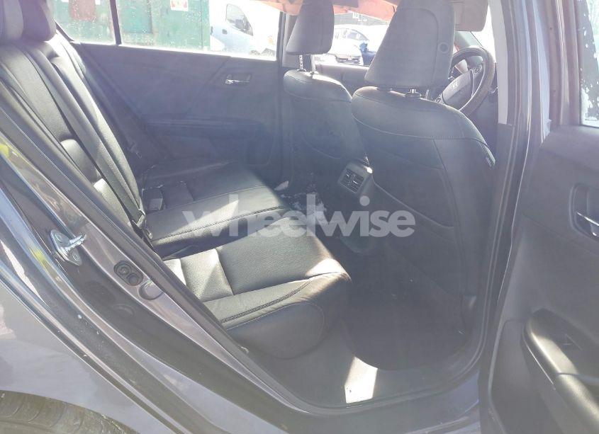 Photo 8 of 2015 Honda Accord EX-L (VIN 1HGCR2F81FA170397)