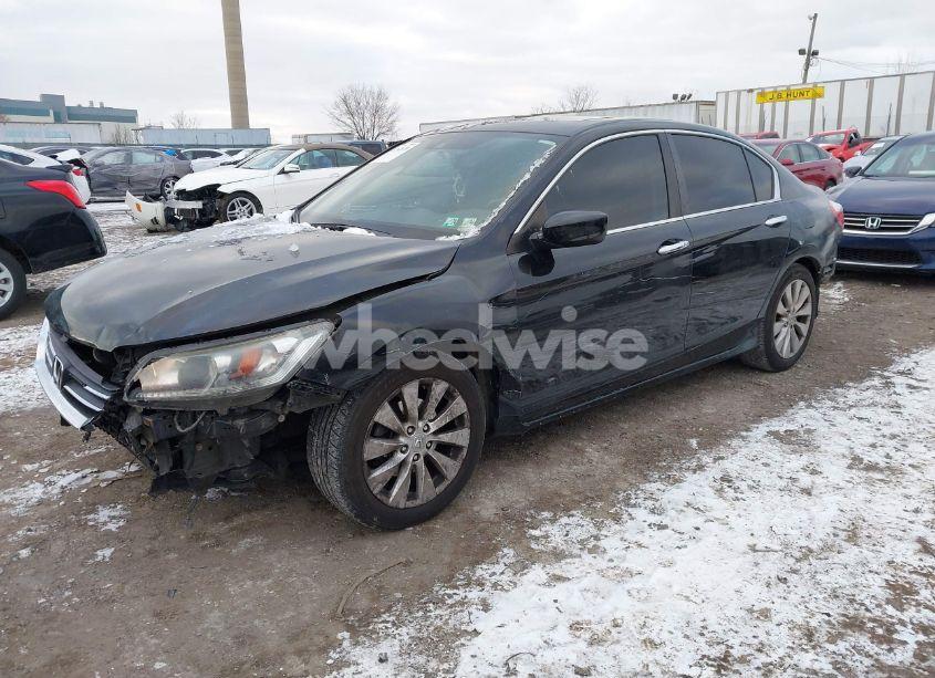 Photo 2 of 2015 Honda Accord EX-L (VIN 1HGCR2F81FA213796)