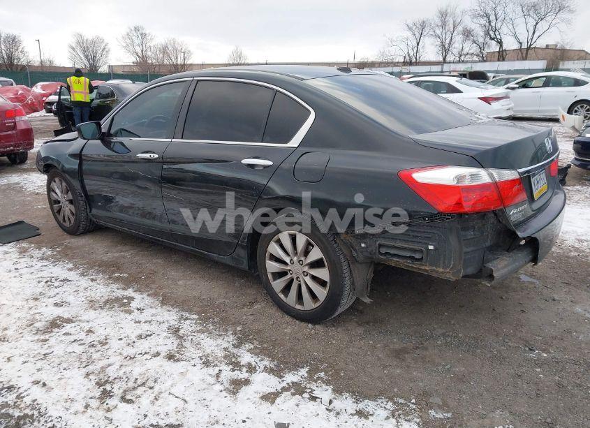 Photo 3 of 2015 Honda Accord EX-L (VIN 1HGCR2F81FA213796)