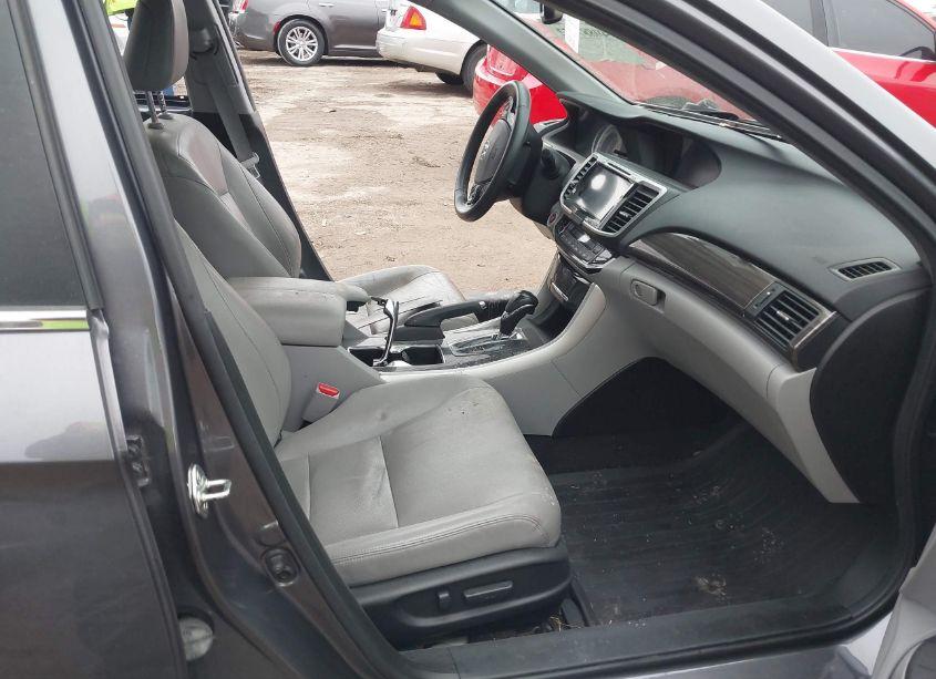 Photo 5 of 2016 Honda Accord EX-L (VIN 1HGCR2F81GA024423)