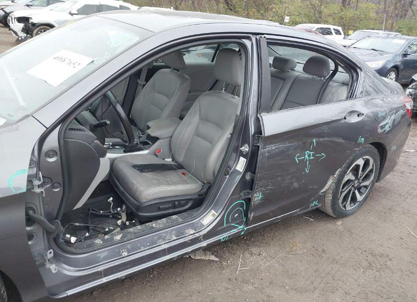 Photo 6 of 2016 Honda Accord EX-L (VIN 1HGCR2F81GA024423)