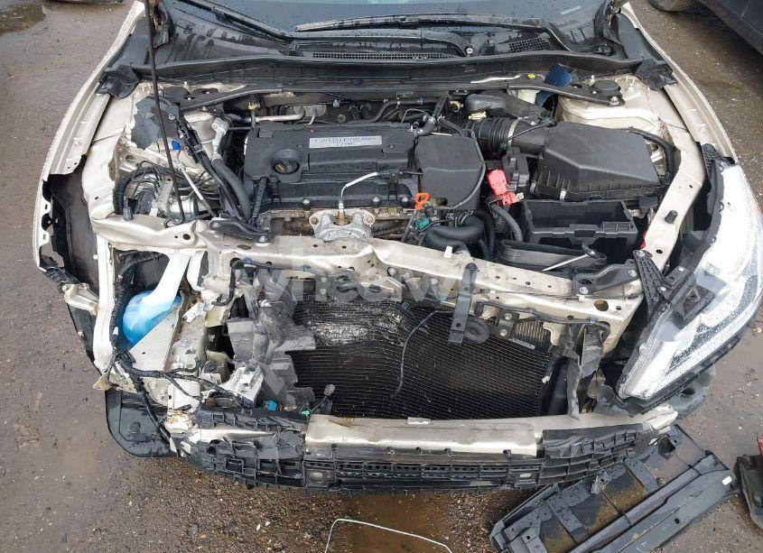 Photo 10 of 2016 Honda Accord EX-L (VIN 1HGCR2F81GA033848)