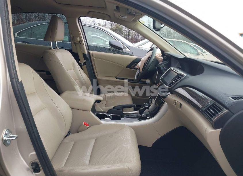 Photo 5 of 2016 Honda Accord EX-L (VIN 1HGCR2F81GA033848)