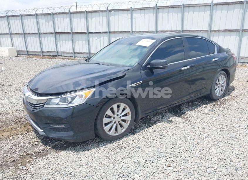 Photo 2 of 2017 Honda Accord EX-L (VIN 1HGCR2F81HA096126)