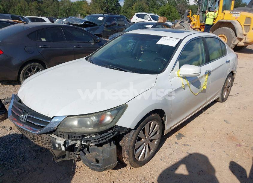 Photo 2 of 2013 Honda Accord EX-L (VIN 1HGCR2F82DA002376)