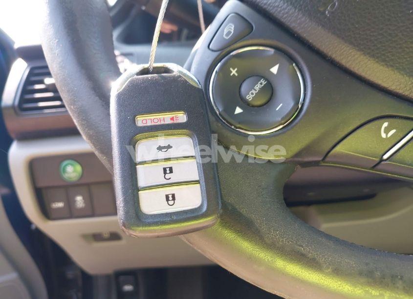 Photo 11 of 2013 Honda Accord EX-L (VIN 1HGCR2F82DA026256)