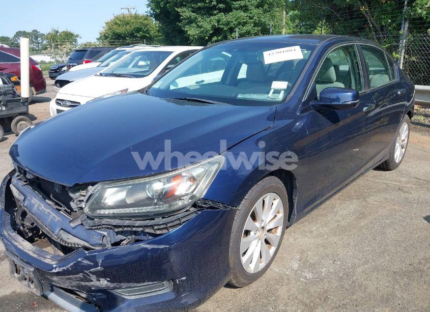 Photo 2 of 2013 Honda Accord EX-L (VIN 1HGCR2F82DA026256)