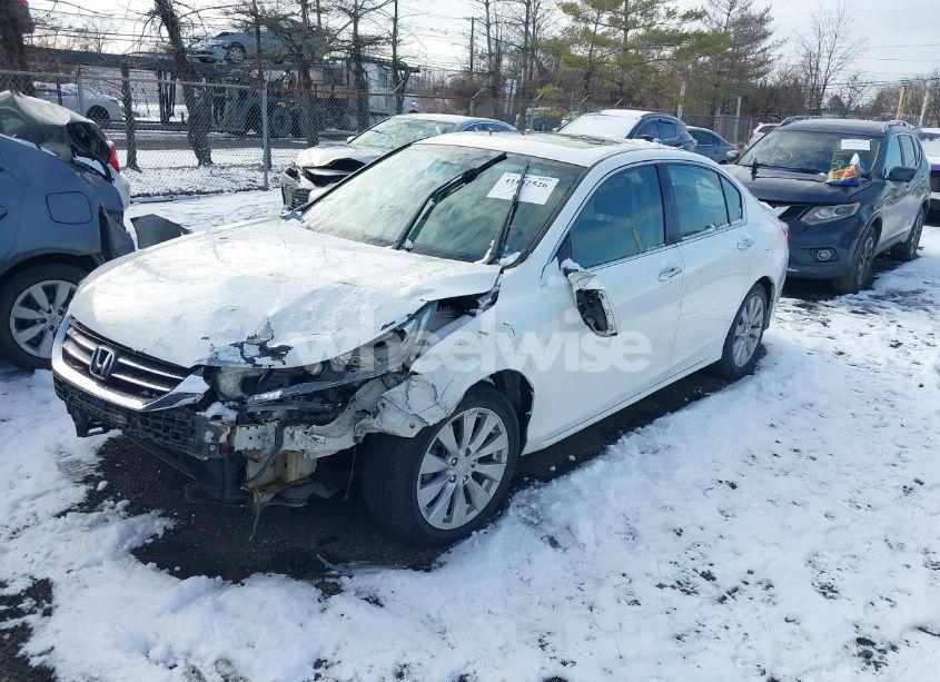 Photo 2 of 2013 Honda Accord EX-L (VIN 1HGCR2F82DA176352)
