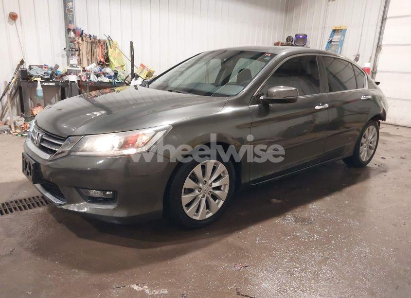 Photo 2 of 2014 Honda Accord EX-L (VIN 1HGCR2F82EA022225)