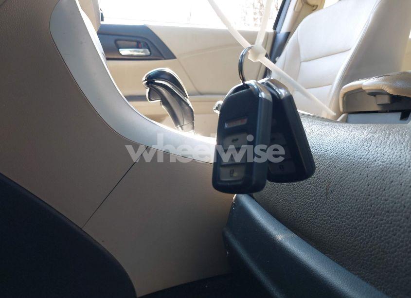 Photo 11 of 2014 Honda Accord EX-L (VIN 1HGCR2F82EA095952)