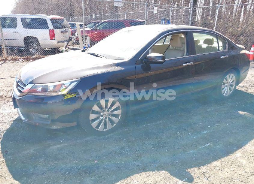 Photo 2 of 2014 Honda Accord EX-L (VIN 1HGCR2F82EA095952)