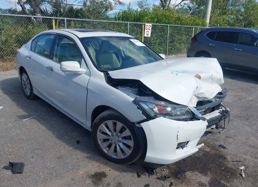 2015 Honda Accord EX-L (VIN 1HGCR2F82FA005474) main photo