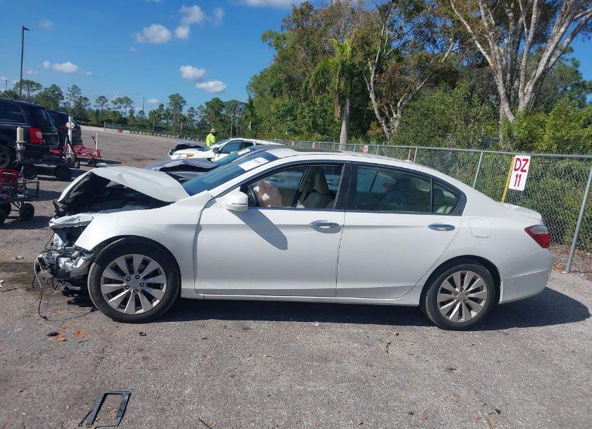 Photo 14 of 2015 Honda Accord EX-L (VIN 1HGCR2F82FA005474)
