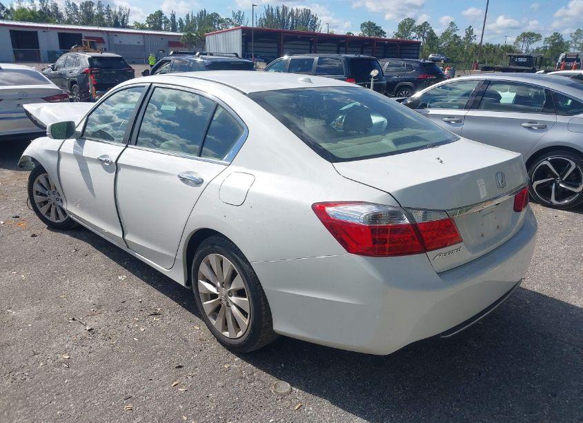Photo 3 of 2015 Honda Accord EX-L (VIN 1HGCR2F82FA005474)