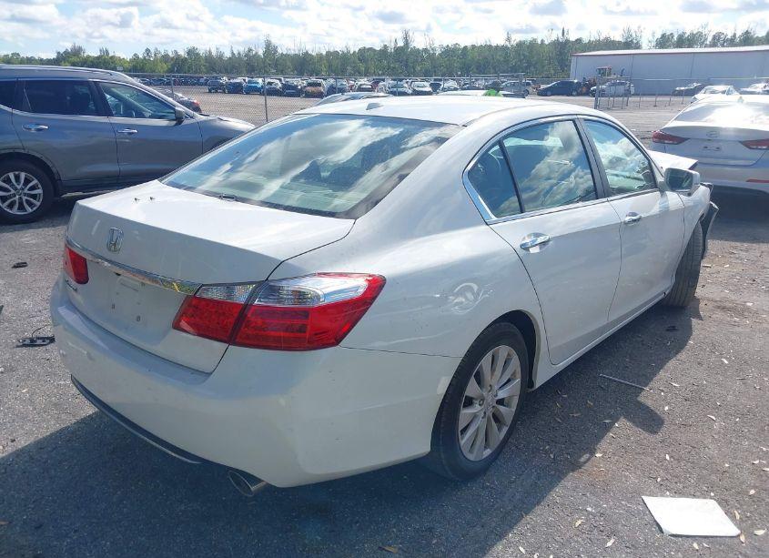 Photo 4 of 2015 Honda Accord EX-L (VIN 1HGCR2F82FA005474)
