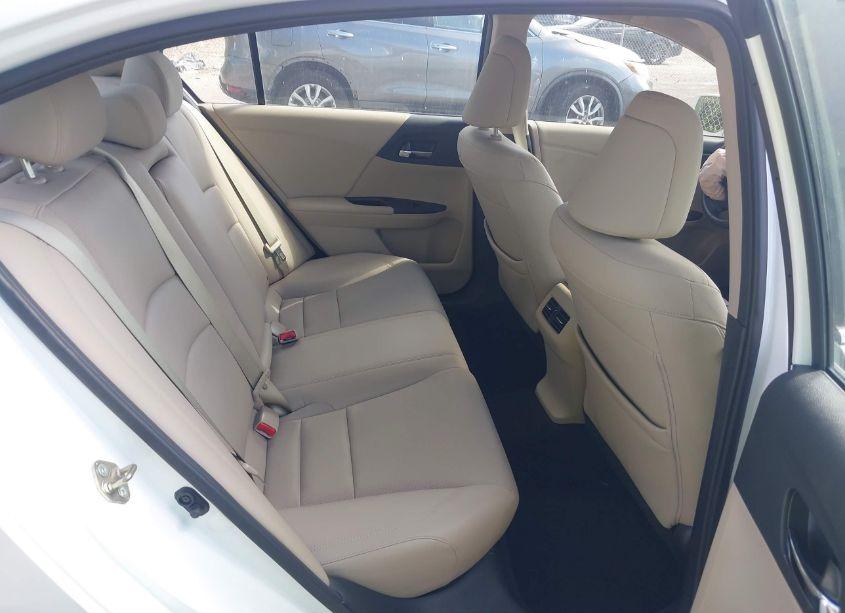 Photo 8 of 2015 Honda Accord EX-L (VIN 1HGCR2F82FA005474)