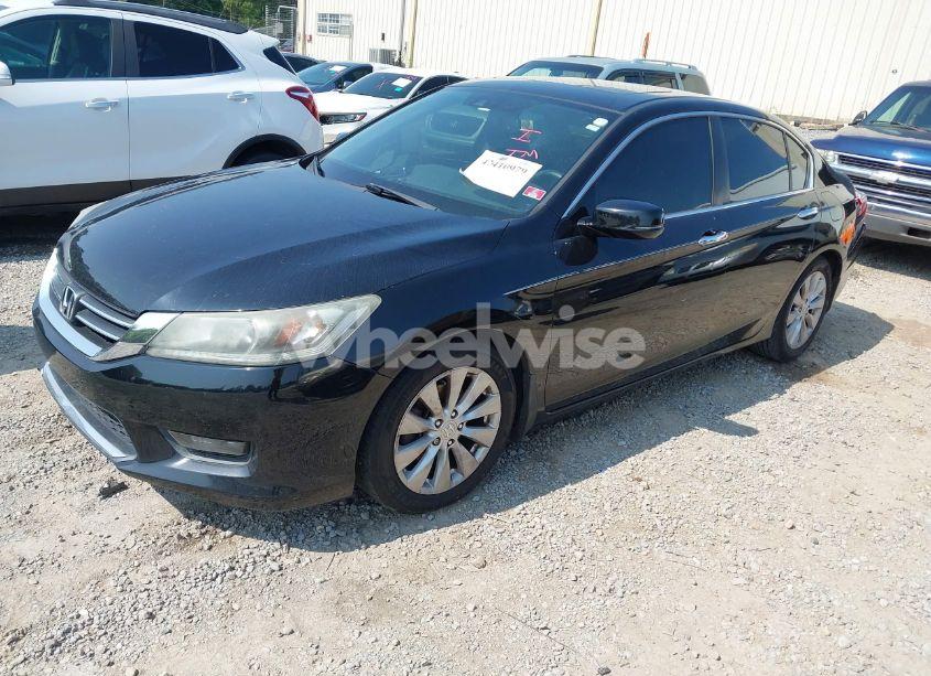 Photo 2 of 2015 Honda Accord EX-L (VIN 1HGCR2F82FA027345)