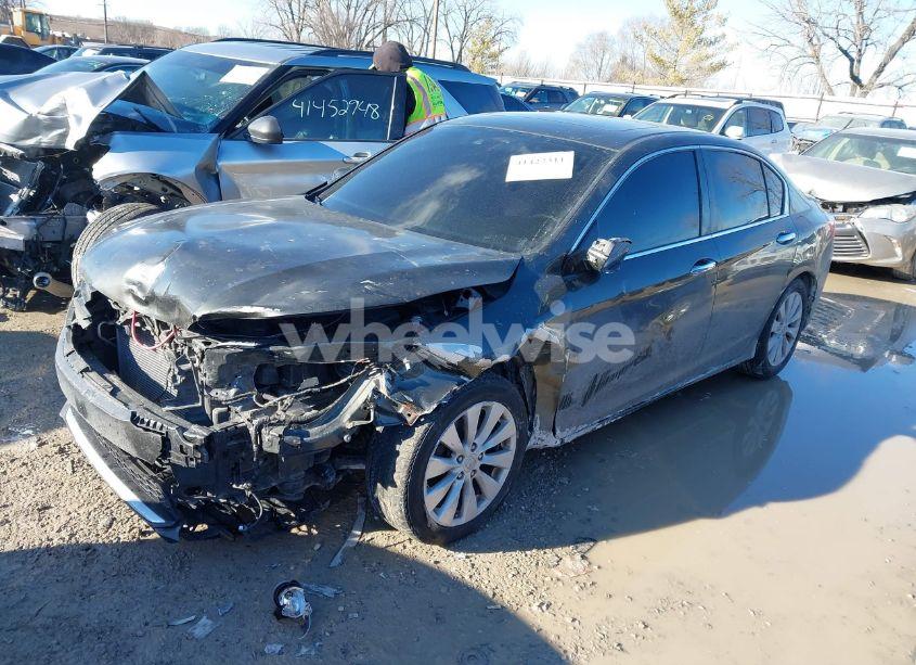 Photo 2 of 2015 Honda Accord EX-L (VIN 1HGCR2F82FA038328)