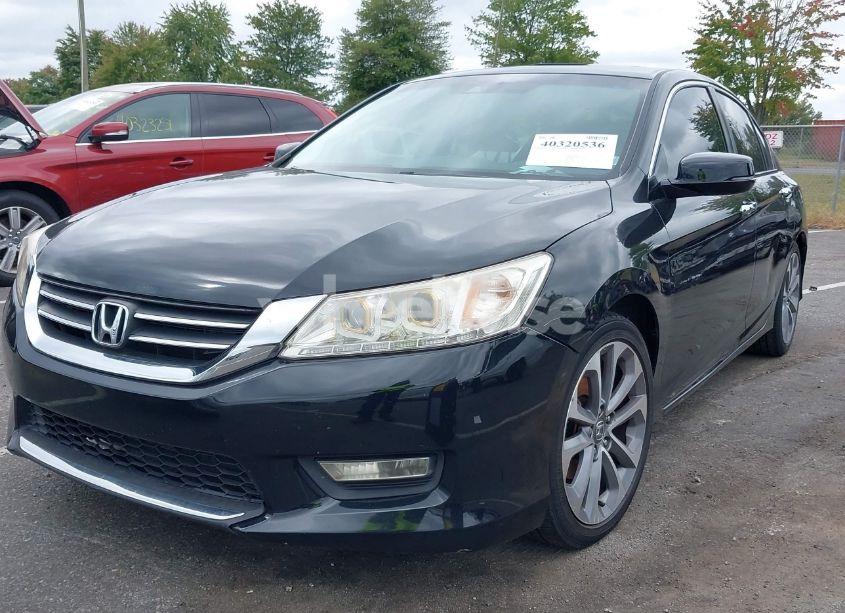 Photo 2 of 2015 Honda Accord EX-L (VIN 1HGCR2F82FA062161)