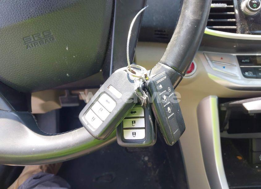 Photo 11 of 2015 Honda Accord EX-L (VIN 1HGCR2F82FA082264)