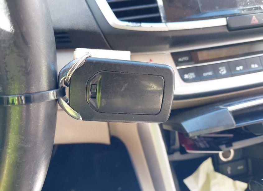 Photo 11 of 2015 Honda Accord EX-L (VIN 1HGCR2F82FA096312)