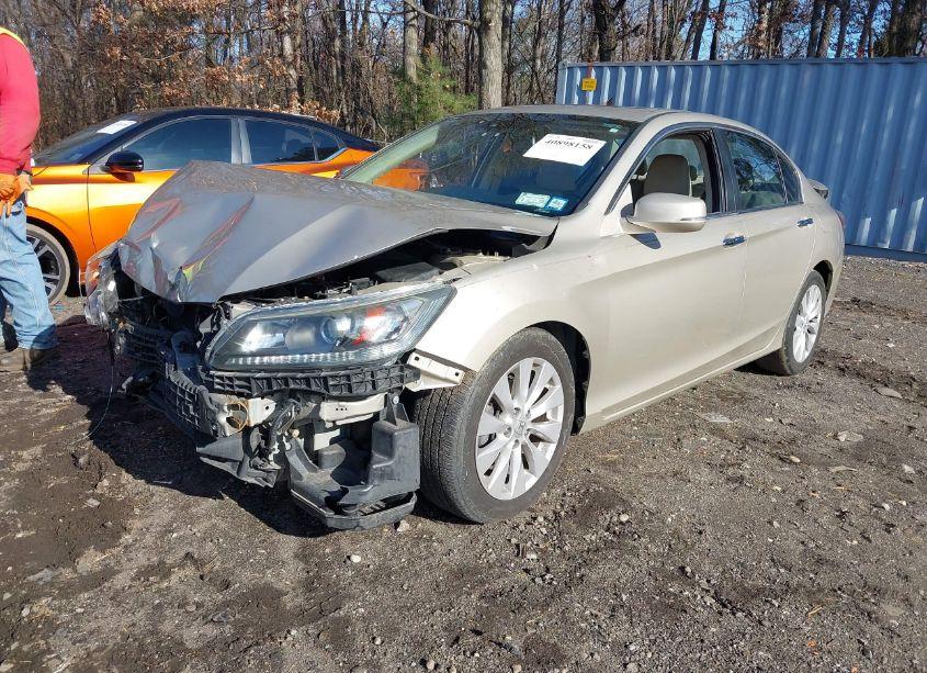 Photo 2 of 2015 Honda Accord EX-L (VIN 1HGCR2F82FA096312)