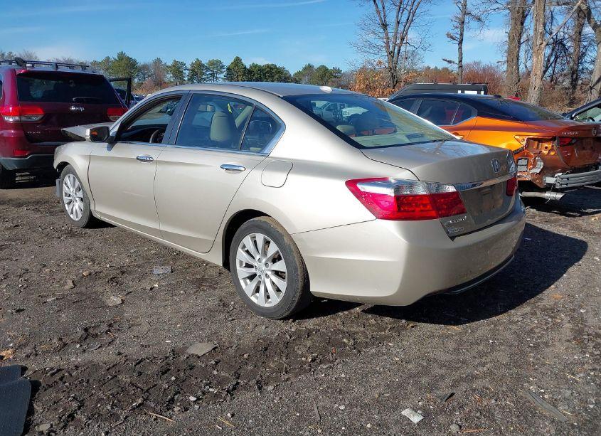 Photo 3 of 2015 Honda Accord EX-L (VIN 1HGCR2F82FA096312)