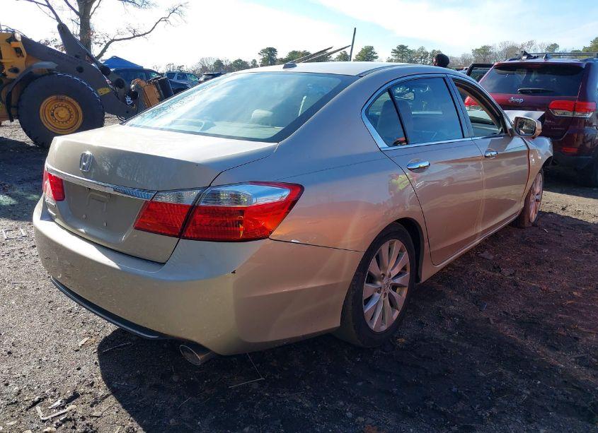 Photo 4 of 2015 Honda Accord EX-L (VIN 1HGCR2F82FA096312)