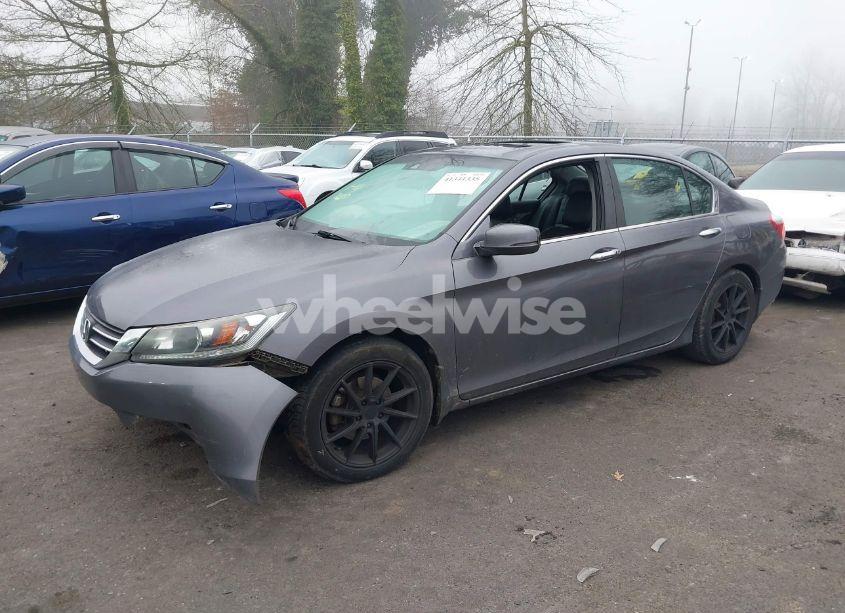 Photo 2 of 2015 Honda Accord EX-L (VIN 1HGCR2F82FA097279)