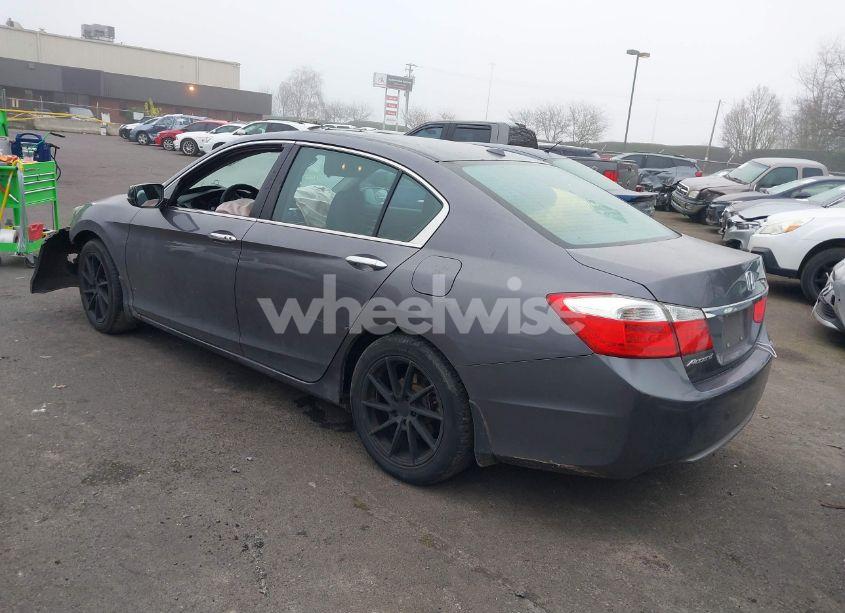 Photo 3 of 2015 Honda Accord EX-L (VIN 1HGCR2F82FA097279)