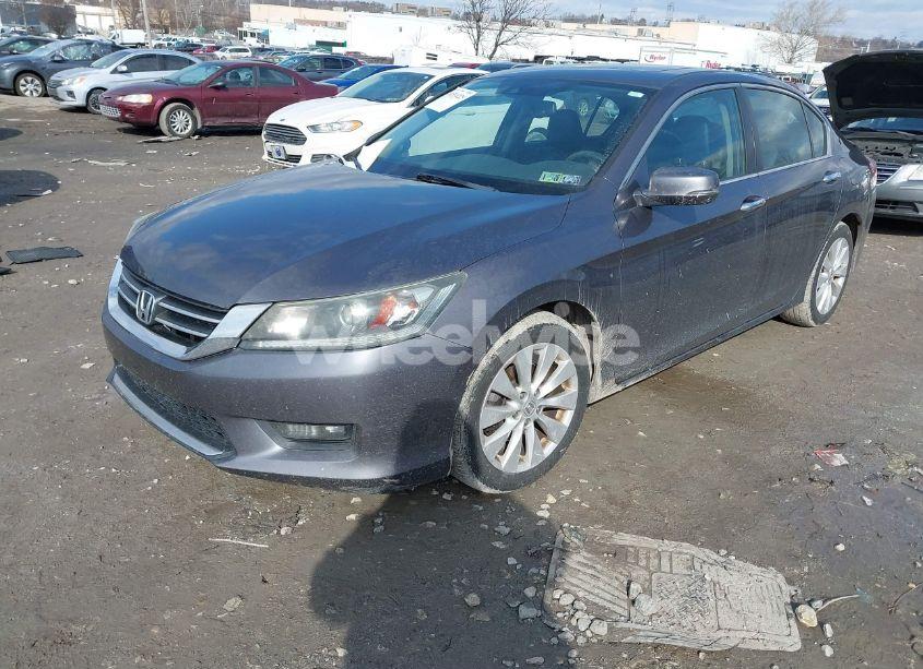 Photo 2 of 2015 Honda Accord EX-L (VIN 1HGCR2F82FA105171)