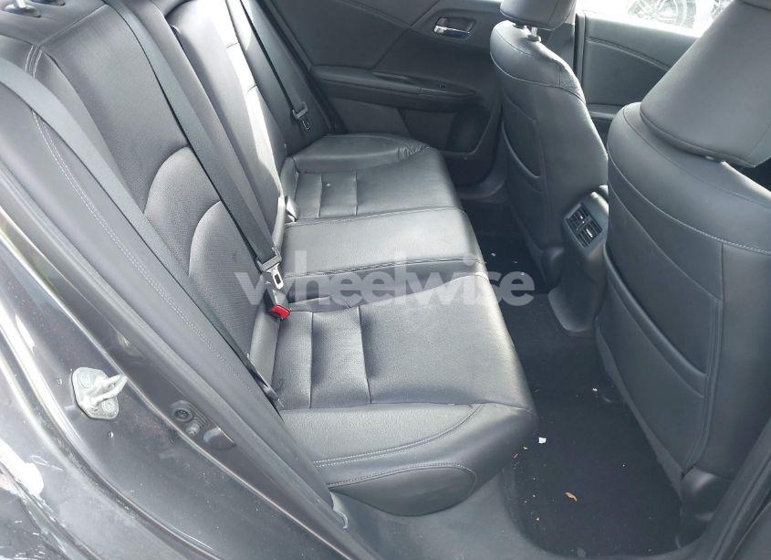 Photo 8 of 2015 Honda Accord EX-L (VIN 1HGCR2F82FA105171)