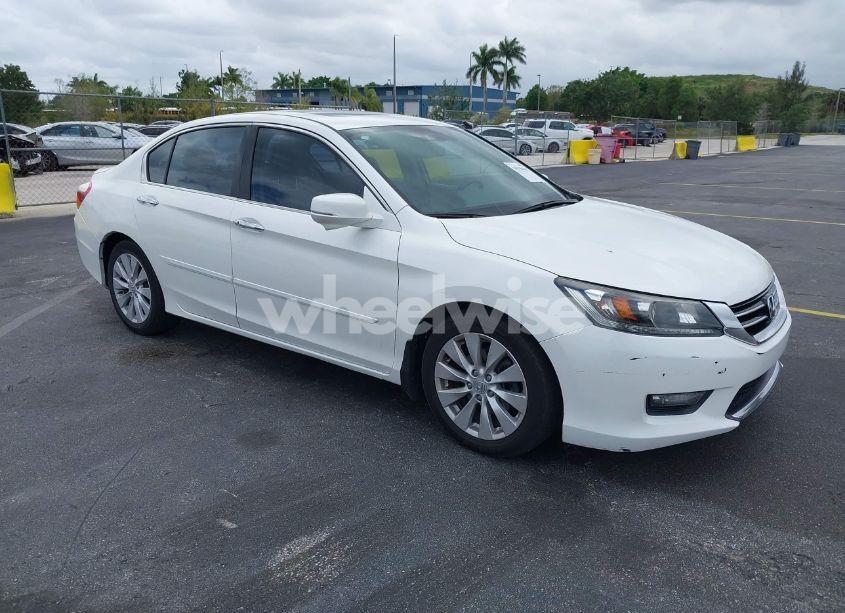 2015 Honda Accord EX-L (VIN 1HGCR2F82FA125453) main photo