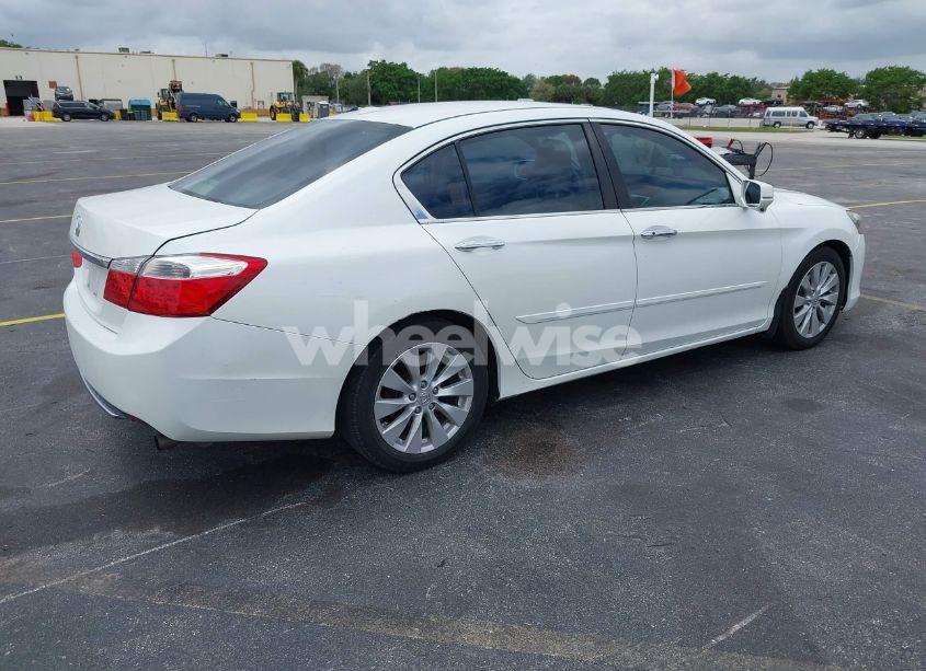 Photo 4 of 2015 Honda Accord EX-L (VIN 1HGCR2F82FA125453)