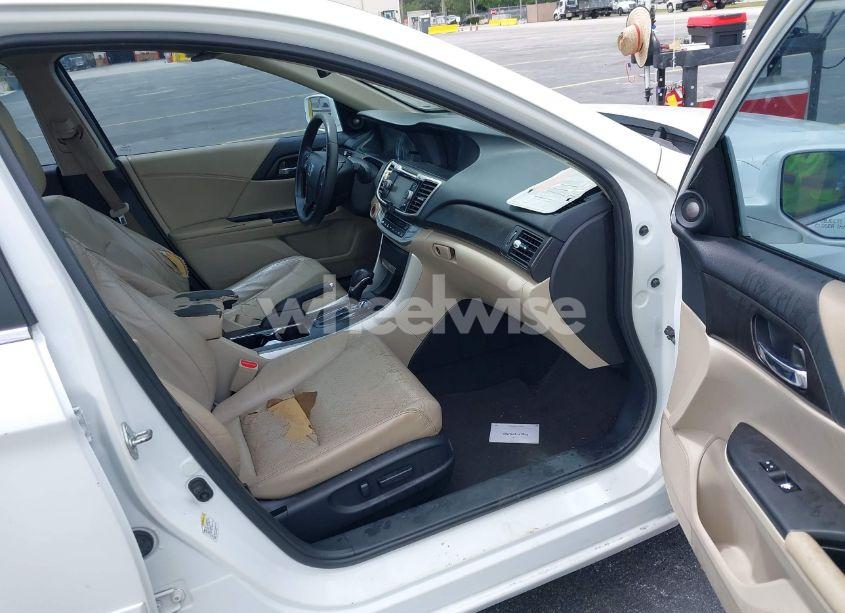 Photo 5 of 2015 Honda Accord EX-L (VIN 1HGCR2F82FA125453)