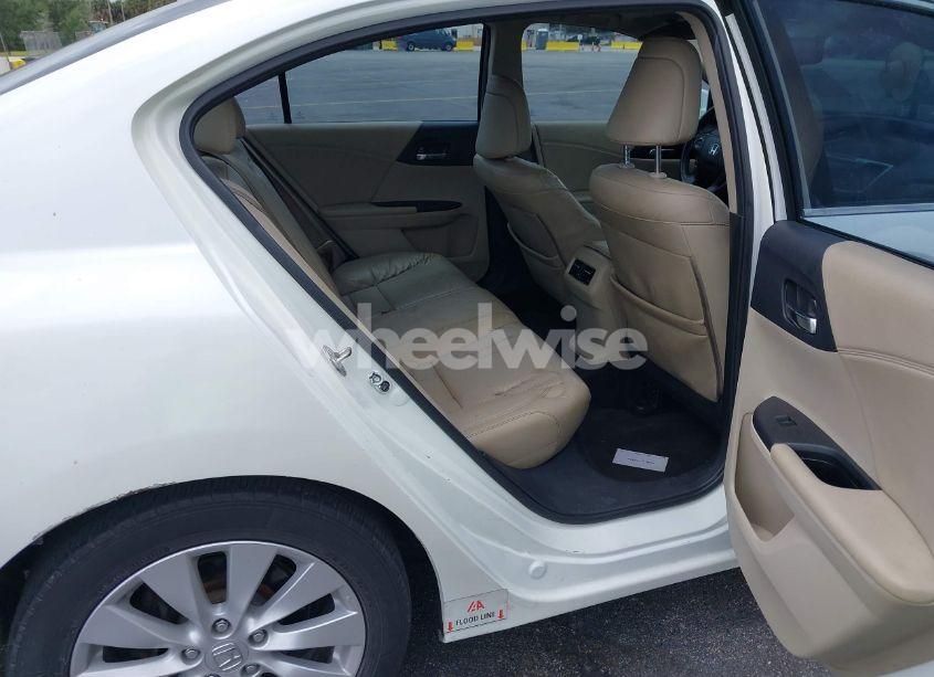 Photo 8 of 2015 Honda Accord EX-L (VIN 1HGCR2F82FA125453)