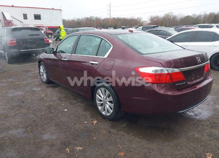 Photo 3 of 2015 Honda Accord EX-L (VIN 1HGCR2F82FA141300)
