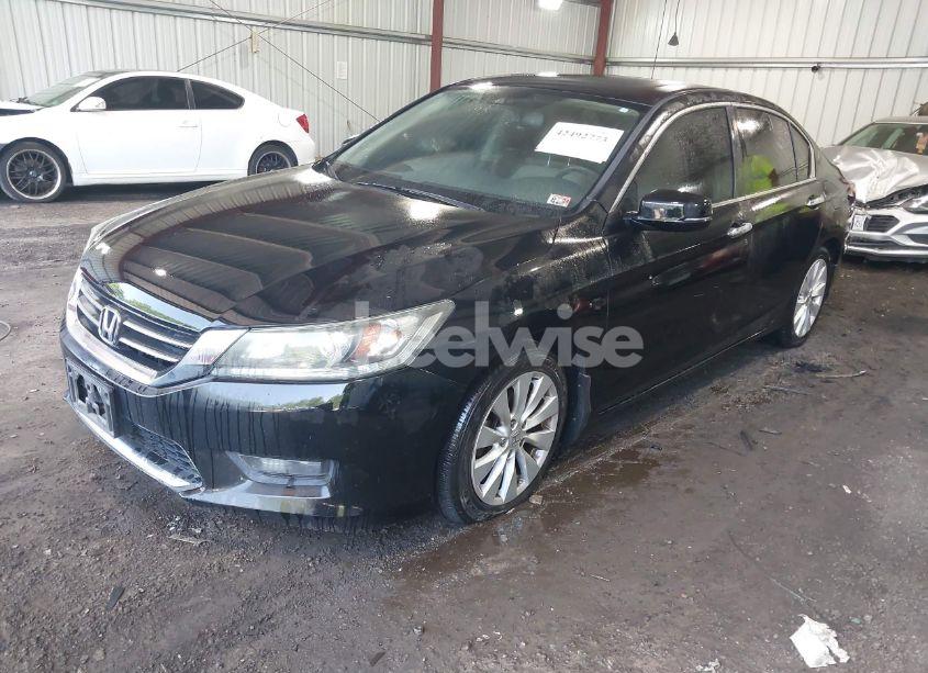 Photo 2 of 2015 Honda Accord EX-L (VIN 1HGCR2F82FA194479)