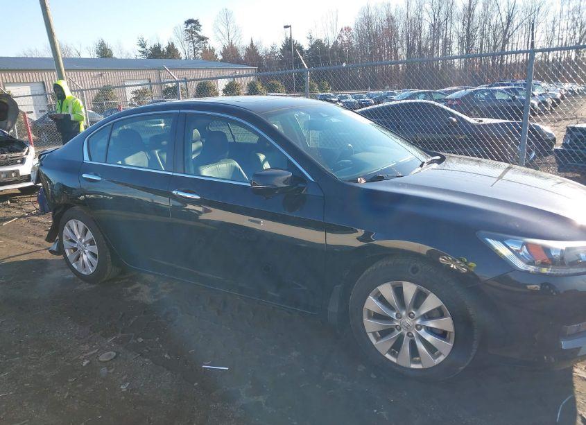 Photo 13 of 2015 Honda Accord EX-L (VIN 1HGCR2F82FA198497)