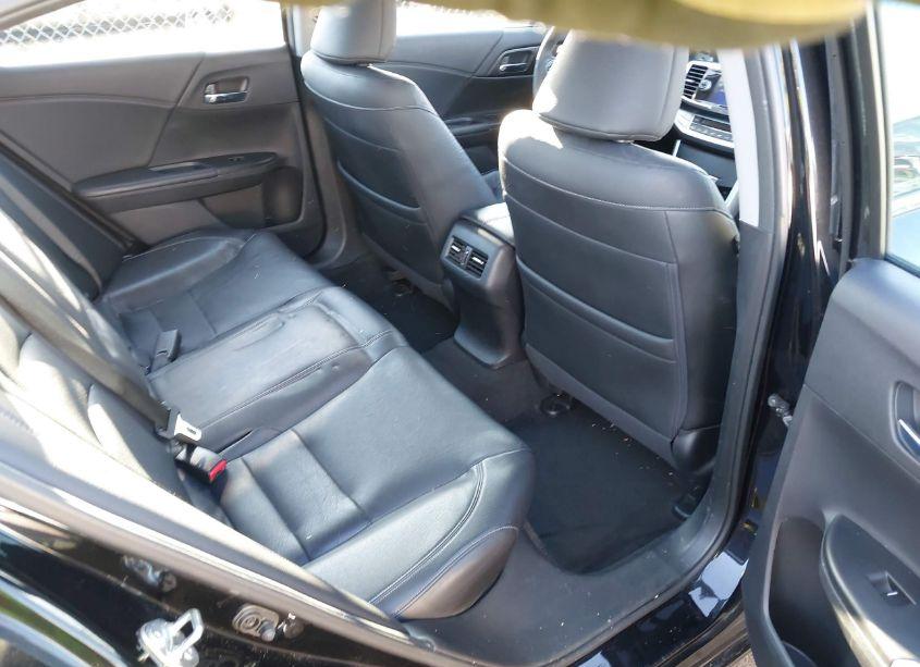 Photo 8 of 2015 Honda Accord EX-L (VIN 1HGCR2F82FA198497)