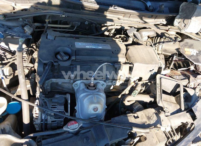 Photo 10 of 2015 Honda Accord EX-L (VIN 1HGCR2F82FA216187)