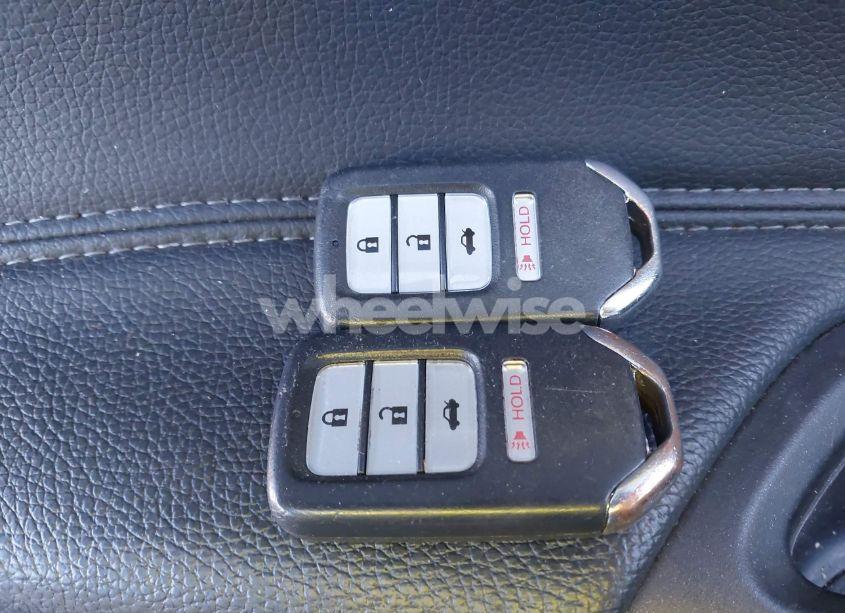 Photo 11 of 2015 Honda Accord EX-L (VIN 1HGCR2F82FA216187)