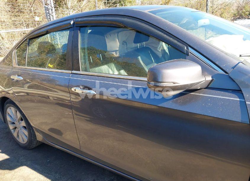 Photo 13 of 2015 Honda Accord EX-L (VIN 1HGCR2F82FA216187)