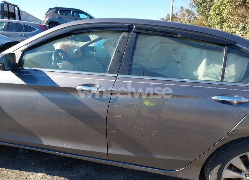 Photo 14 of 2015 Honda Accord EX-L (VIN 1HGCR2F82FA216187)