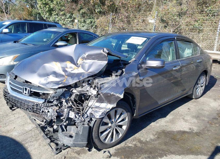 Photo 2 of 2015 Honda Accord EX-L (VIN 1HGCR2F82FA216187)